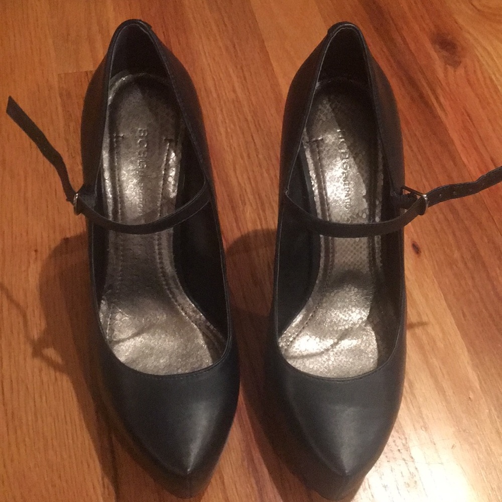 BCBG Navy Platform Mary Jane Pump  Sz. 7 worn 2x